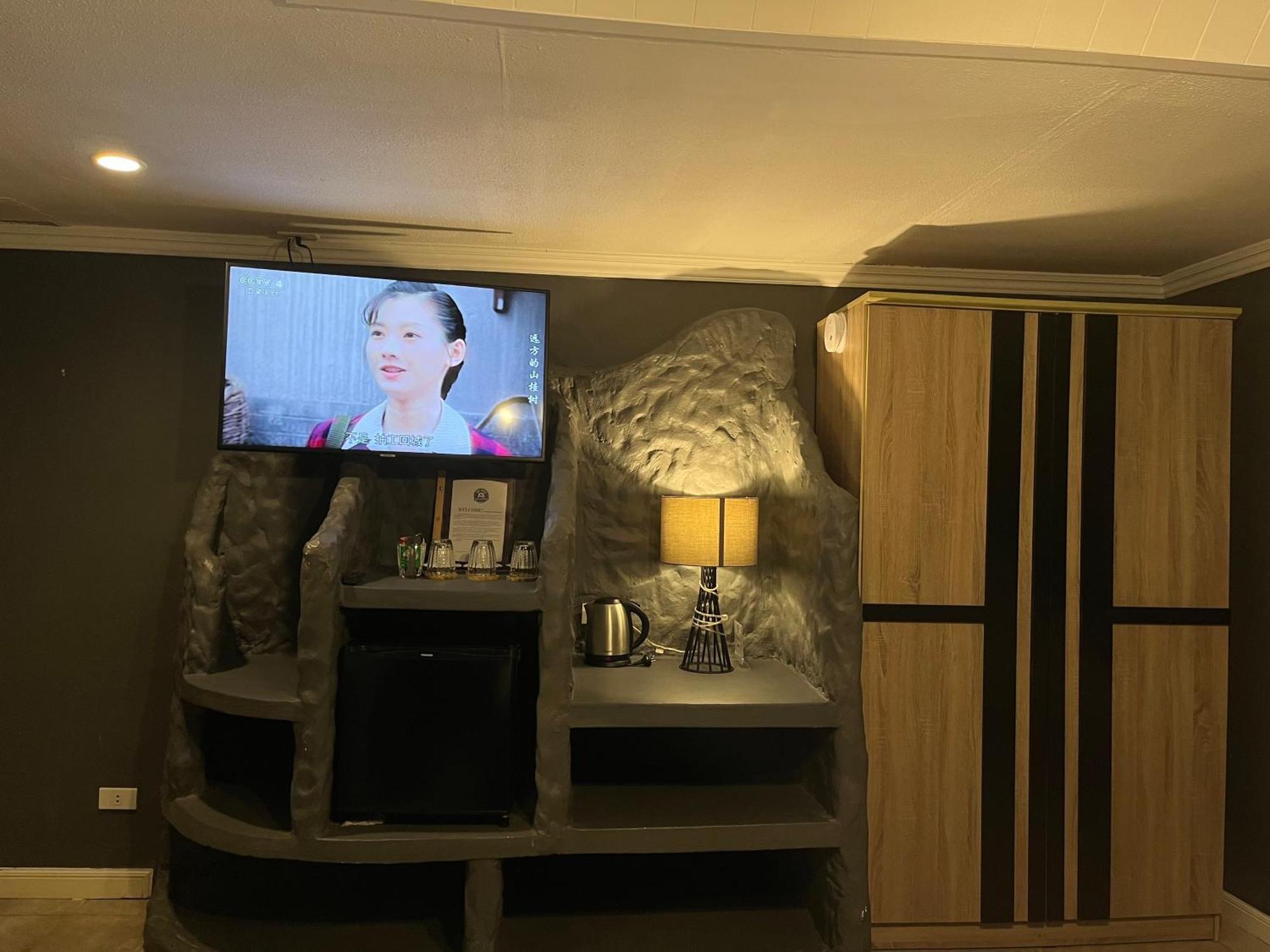 Hotel Big Boys' Bed & Burger - 3*