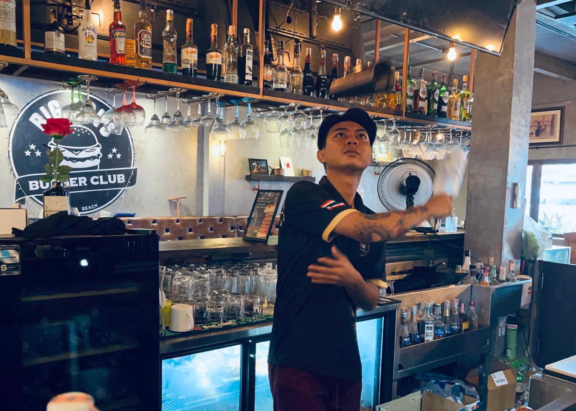 Big Boys' Bed & Burger - Hotel Patong