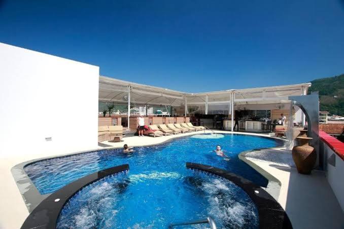 L8 Promotion 1 Bedroom In Bangla Road With Private Jacuzzi & Roof Pool Apartment