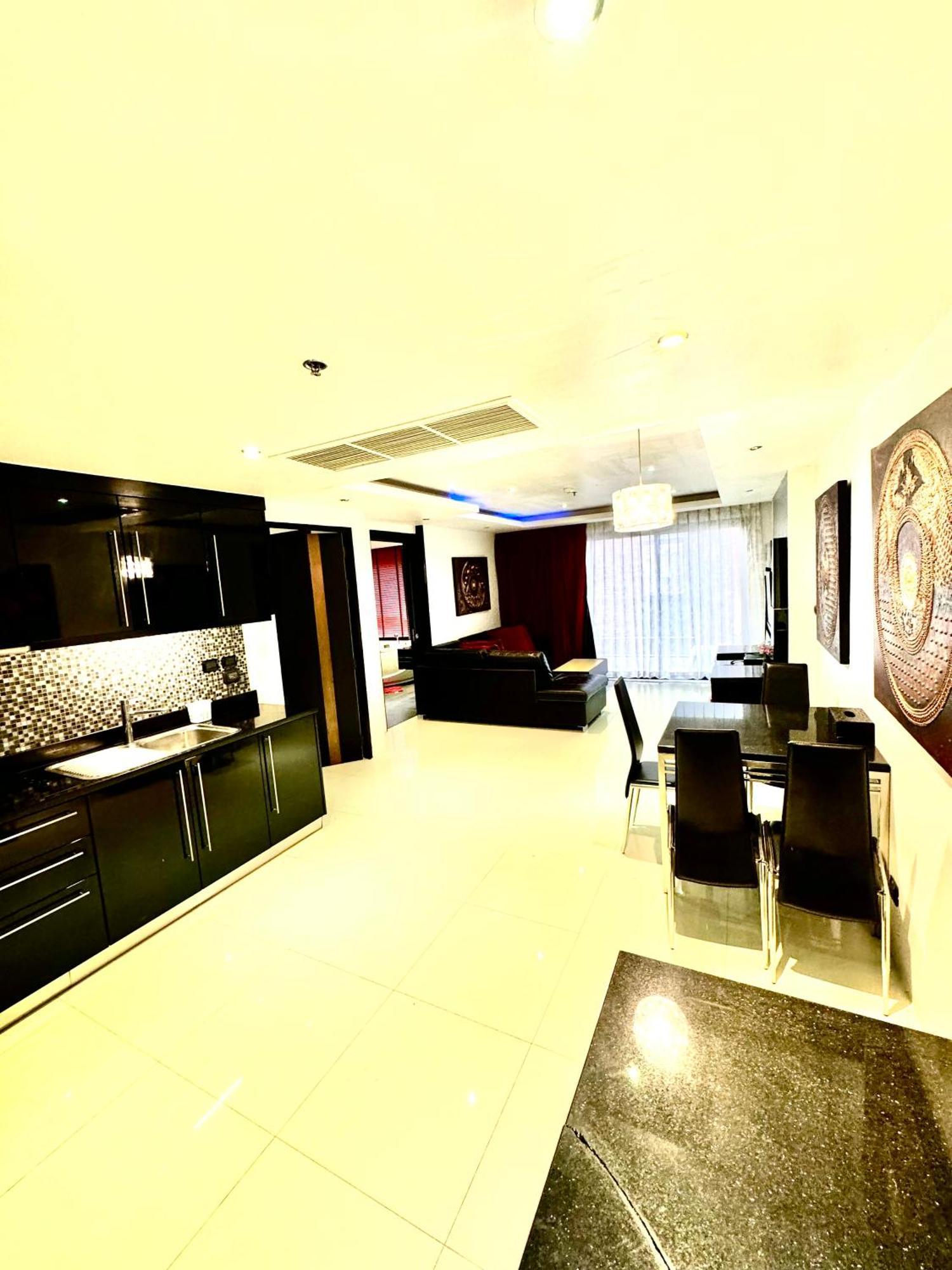 L8 Promotion 1 Bedroom In Bangla Road With Private Jacuzzi & Roof Pool *