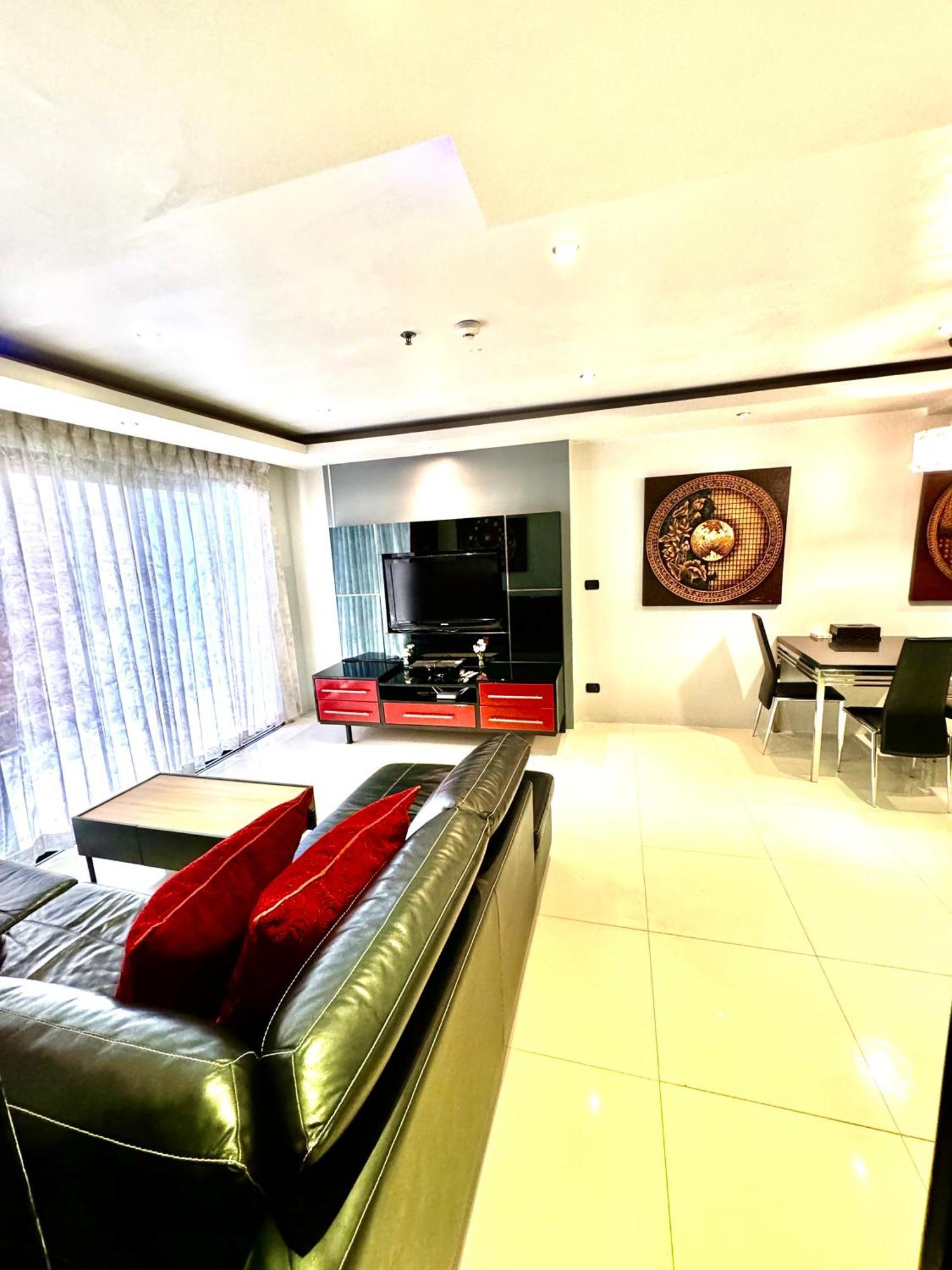 Apartment L8 Promotion 1 Bedroom In Bangla Road With Private Jacuzzi & Roof Pool Patong