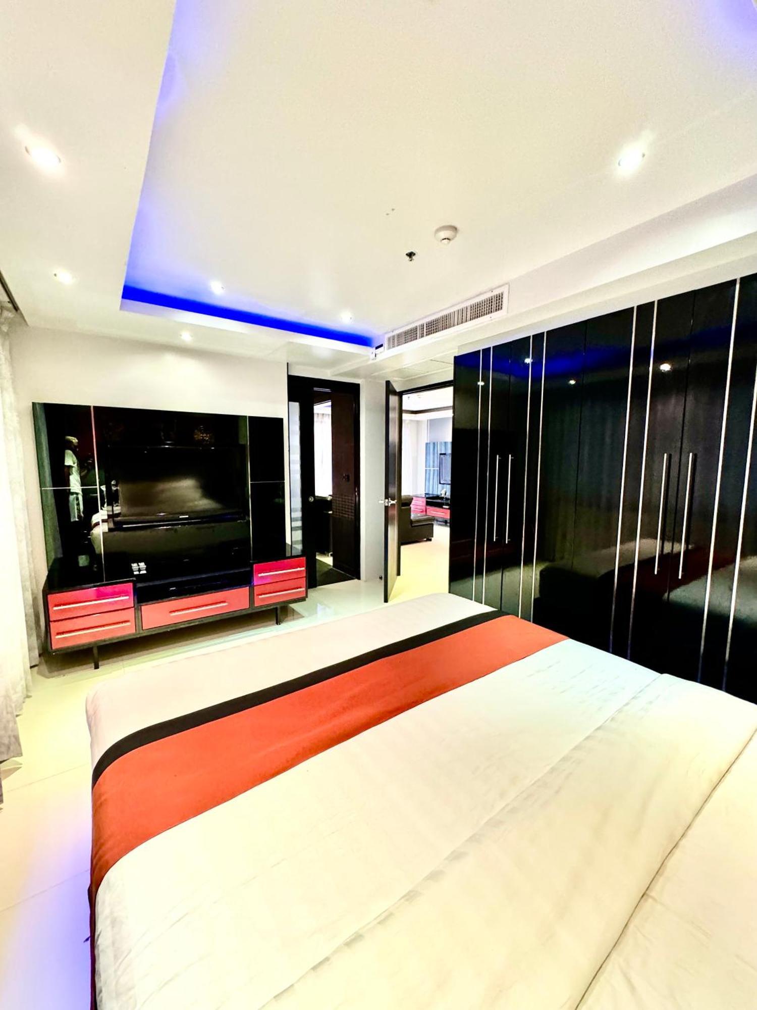 L8 Promotion 1 Bedroom In Bangla Road With Private Jacuzzi & Roof Pool Apartment *