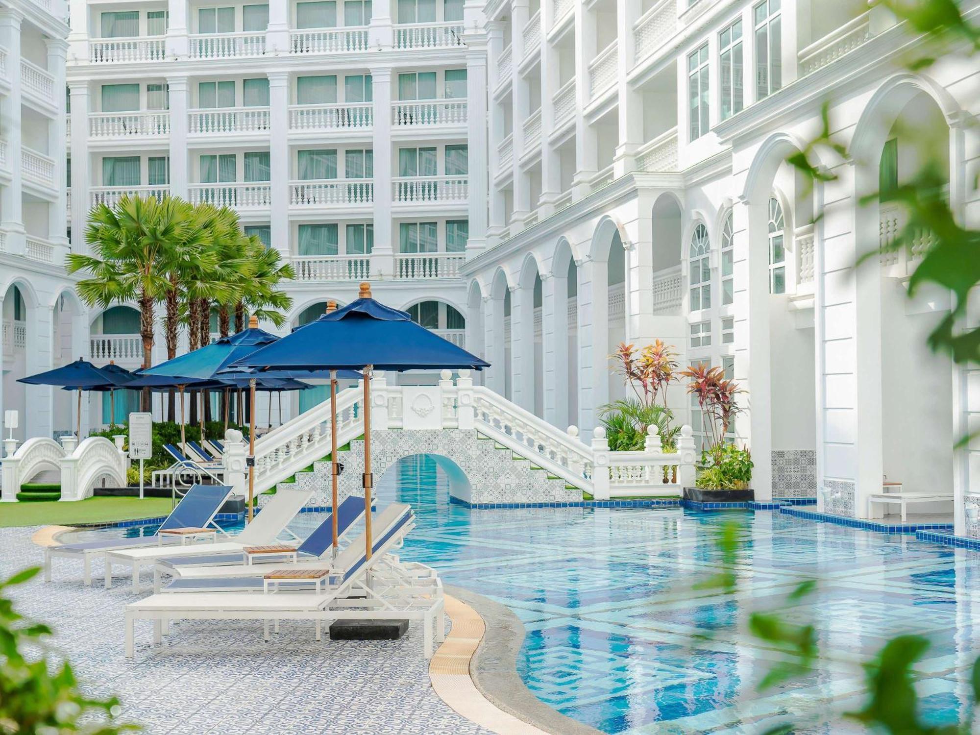 Moevenpick Myth Phuket Hotel