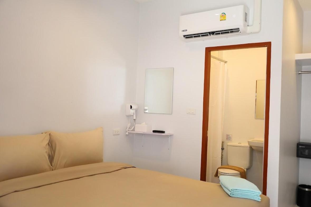 Y House Hostel *