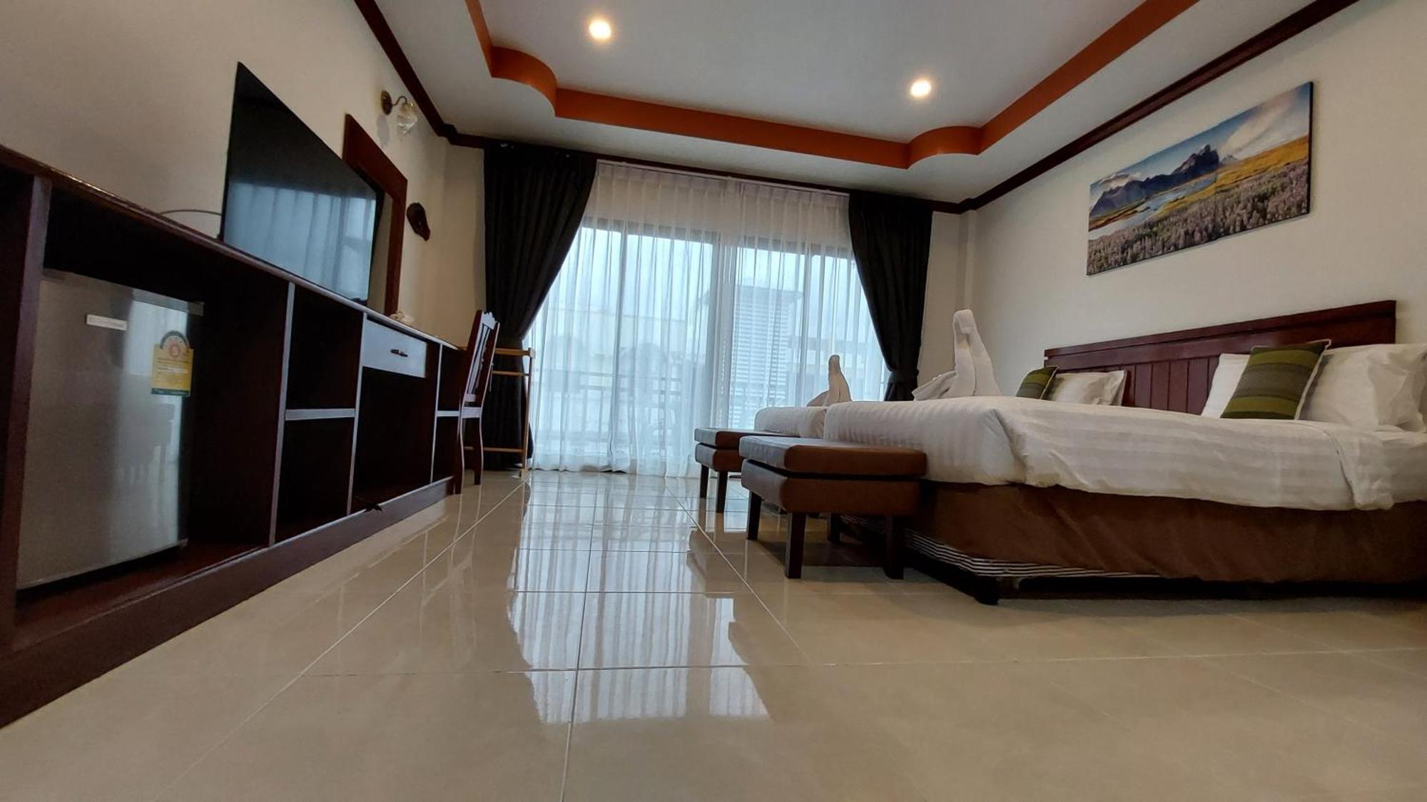 Hostel Benetti House Patong