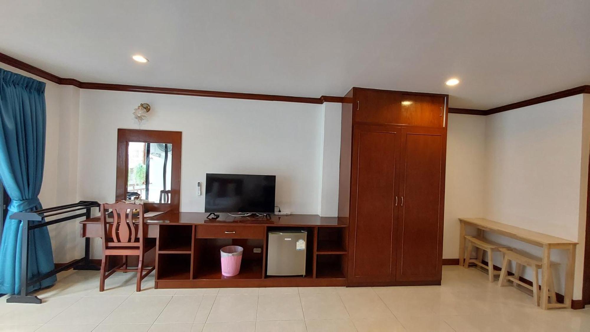 Benetti House *
