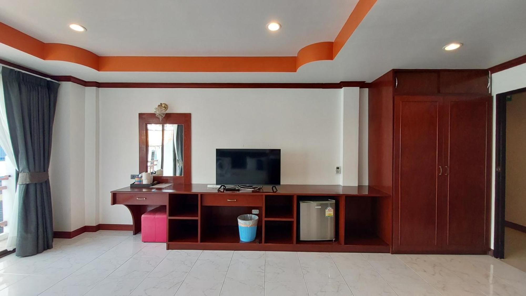 Benetti House Hostel Patong