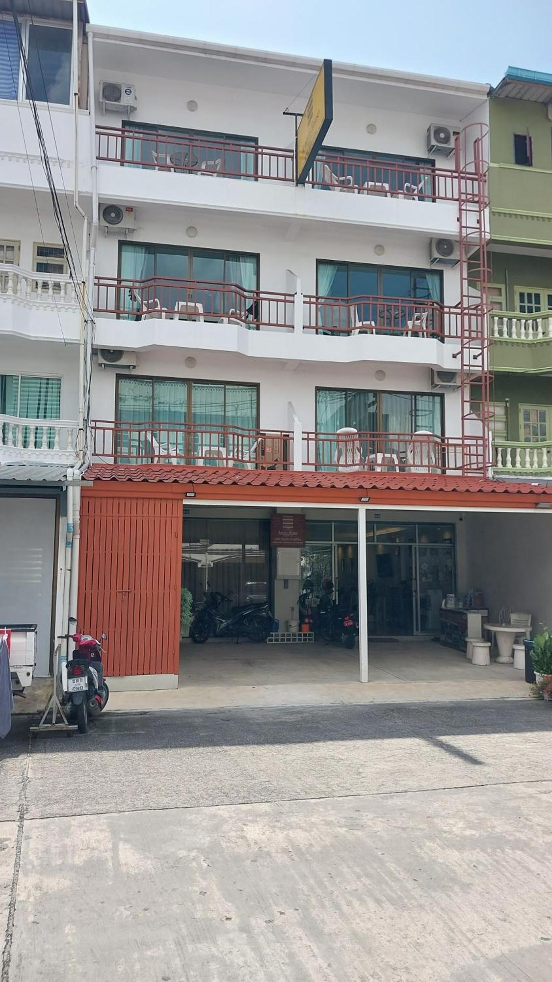 Benetti House * Patong