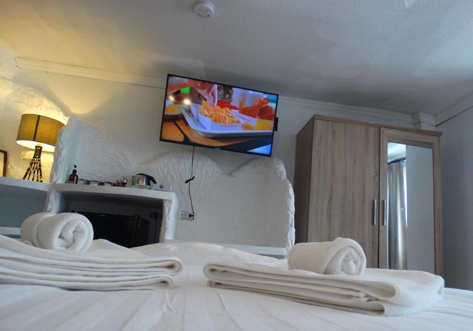 Big Boys' Bed & Burger - 3* Patong