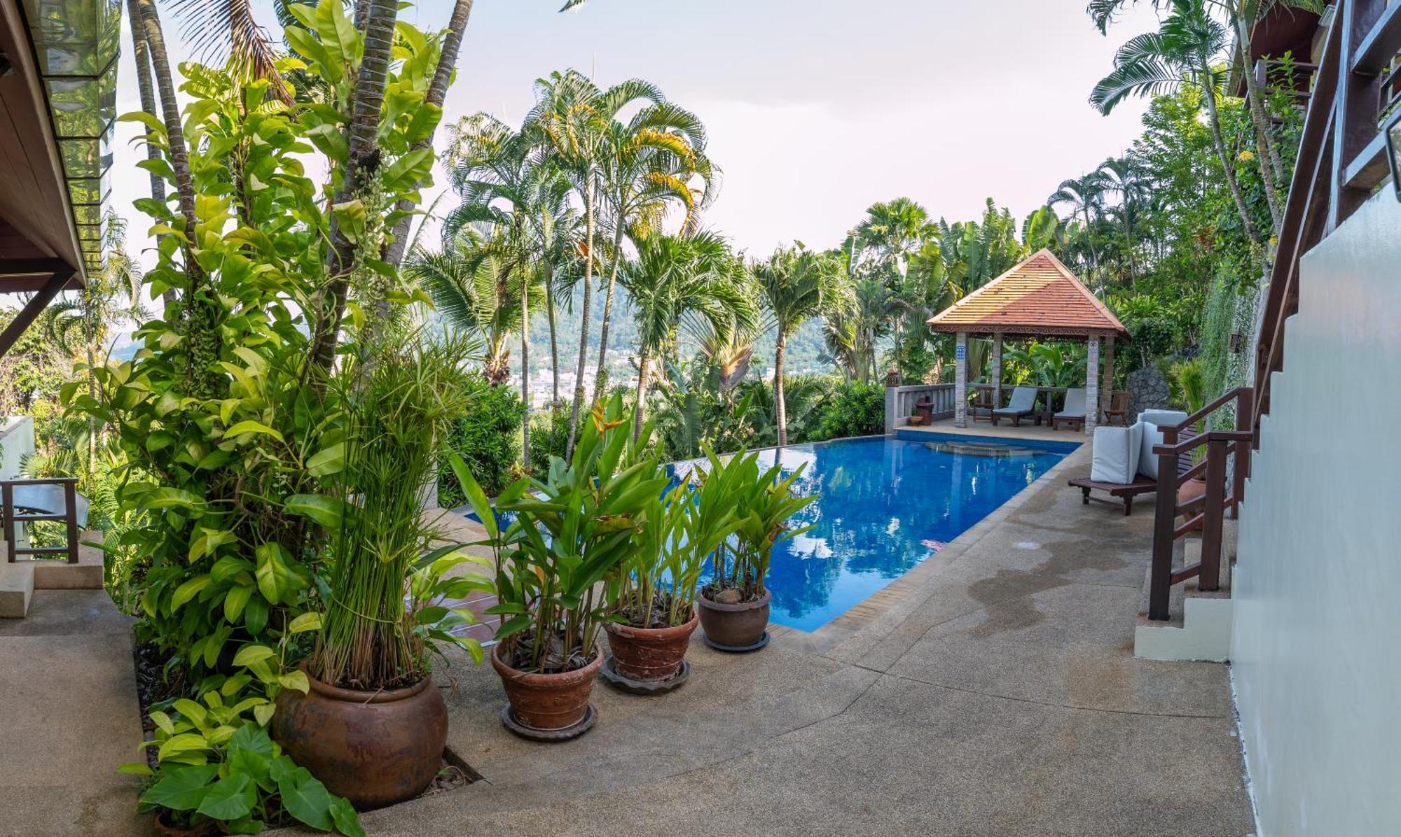Baiyok Seaview And Edge Pool Patong