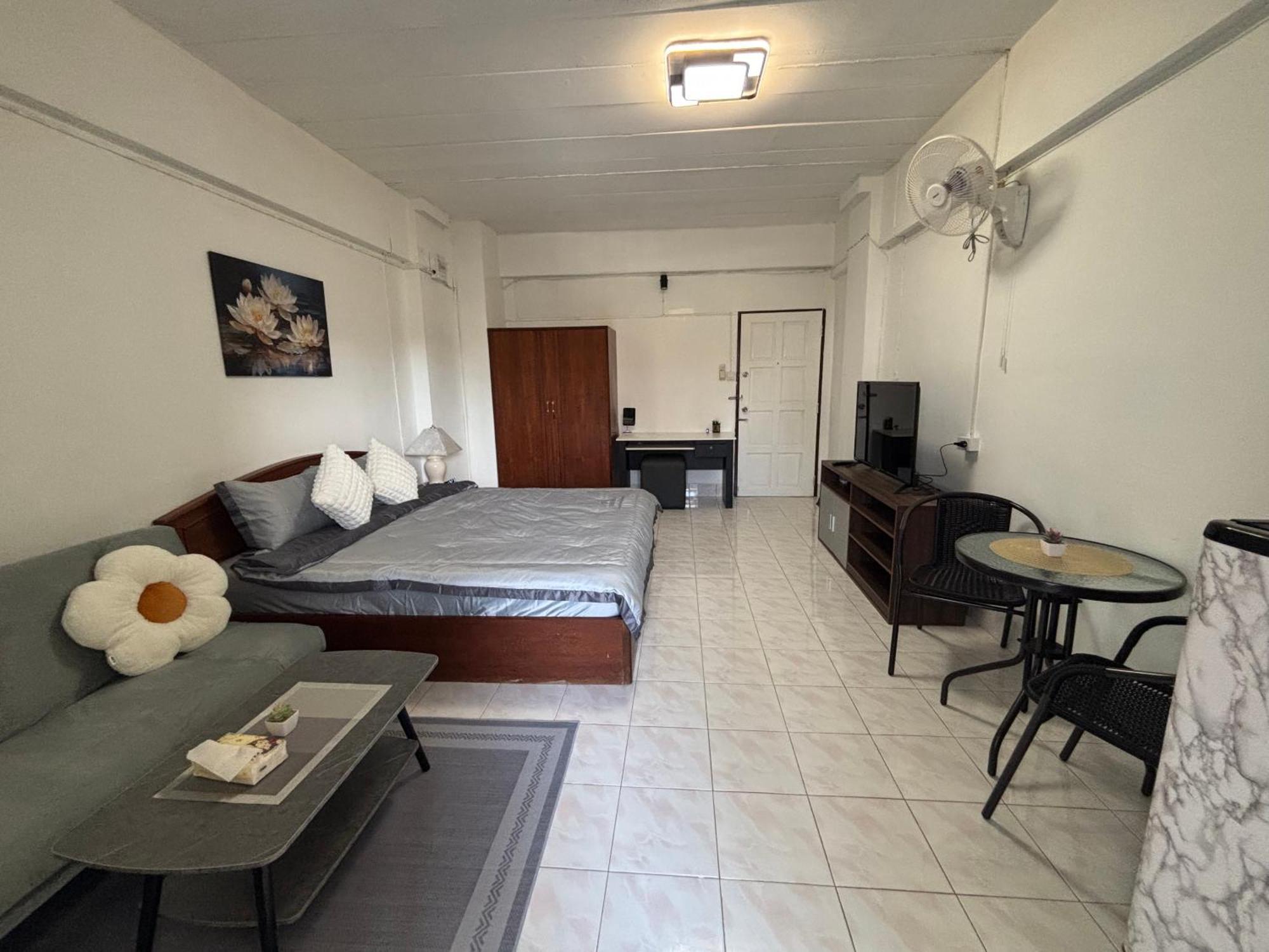 Monkey 4 * Patong