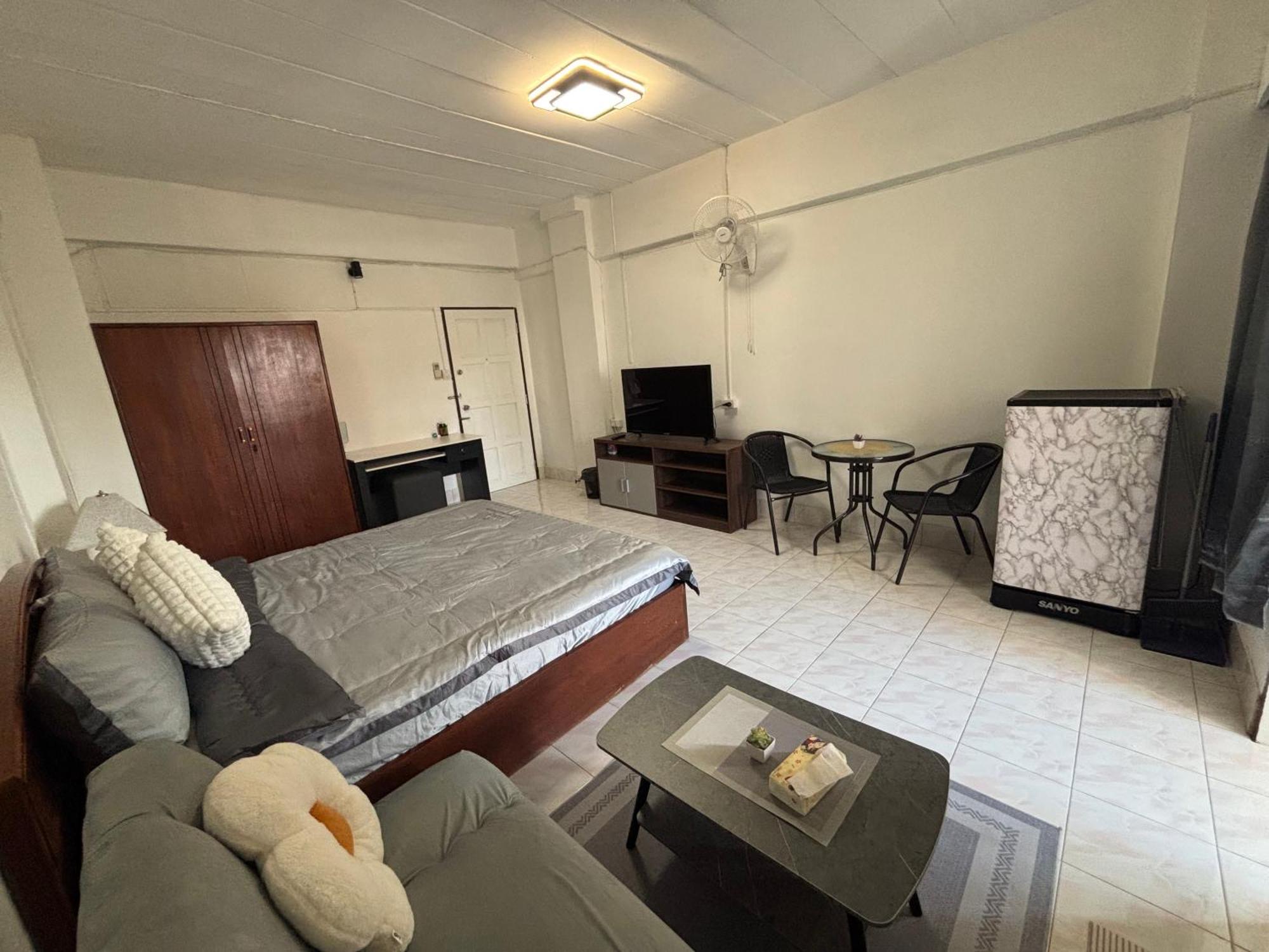 Monkey 4 * Patong