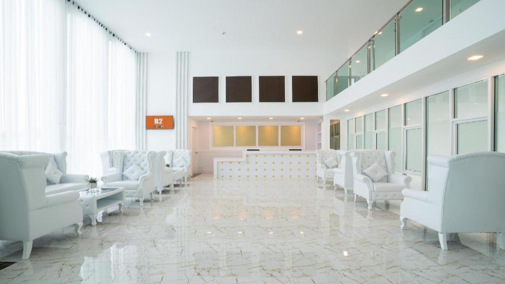 Hotel B2 Phuket Premier