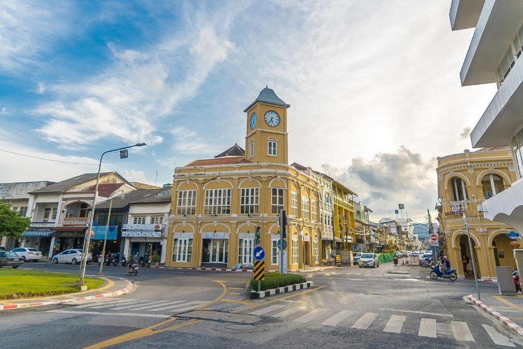 B2 Phuket Premier Hotel 4*
