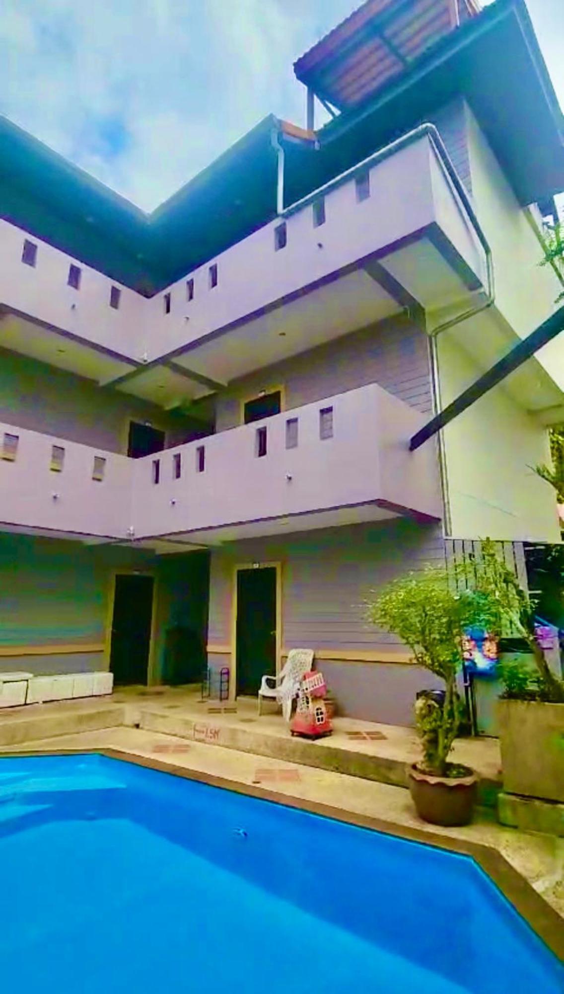 Hill Side Hotel 3*