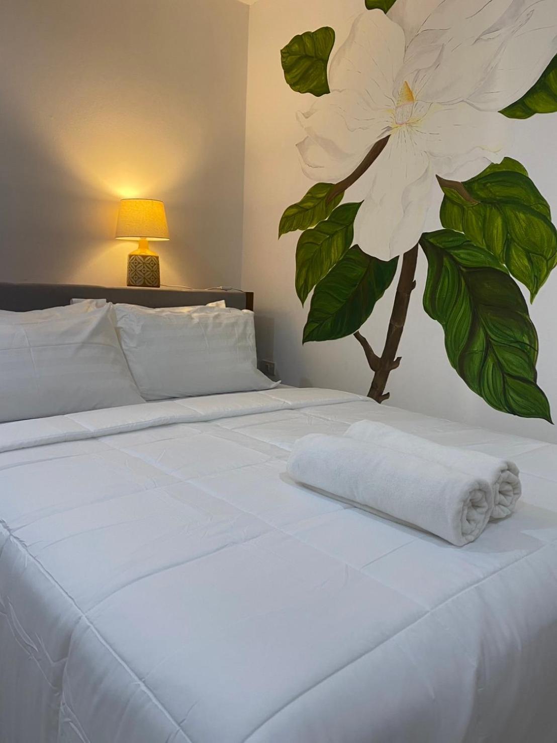 Hotel Five Loaves Beds Patong