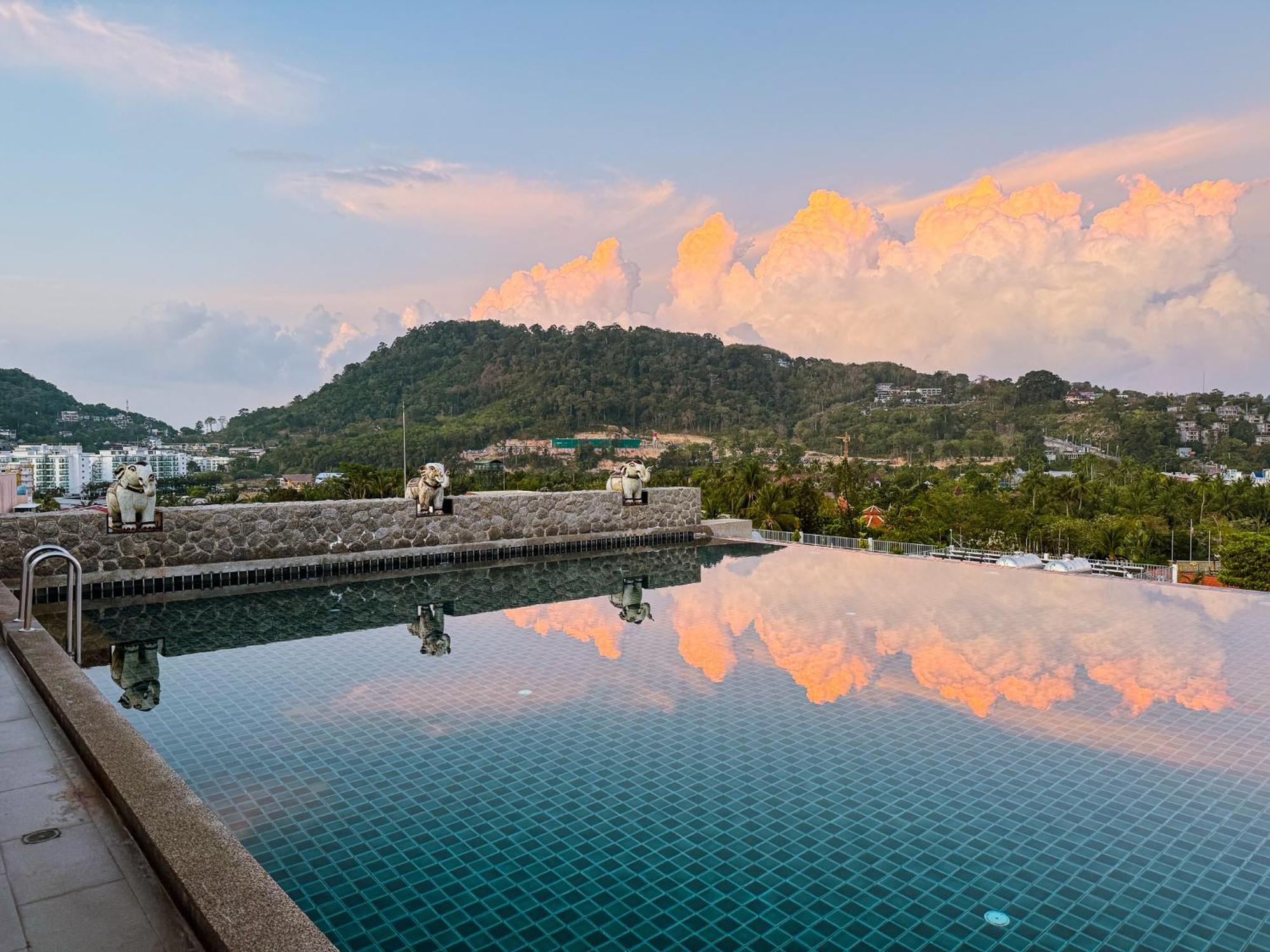 Meir Jarr Hotel Patong