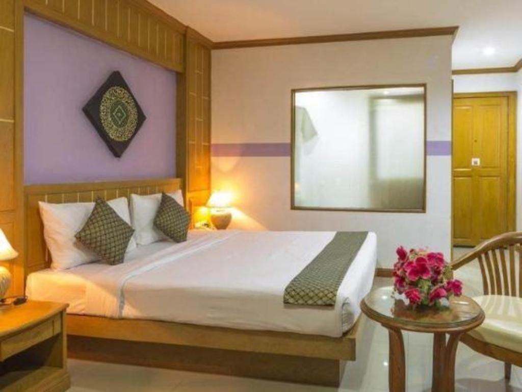 Azure Phuket 3*