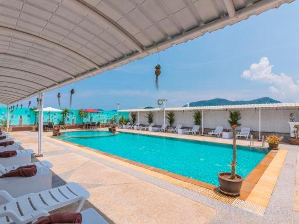 Azure Phuket Hotel 3*