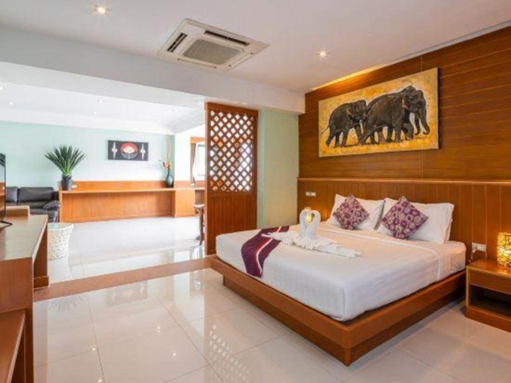 Azure Phuket 3*