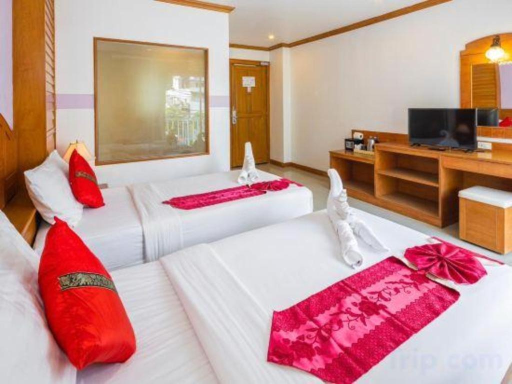 Hotel Azure Phuket 3*