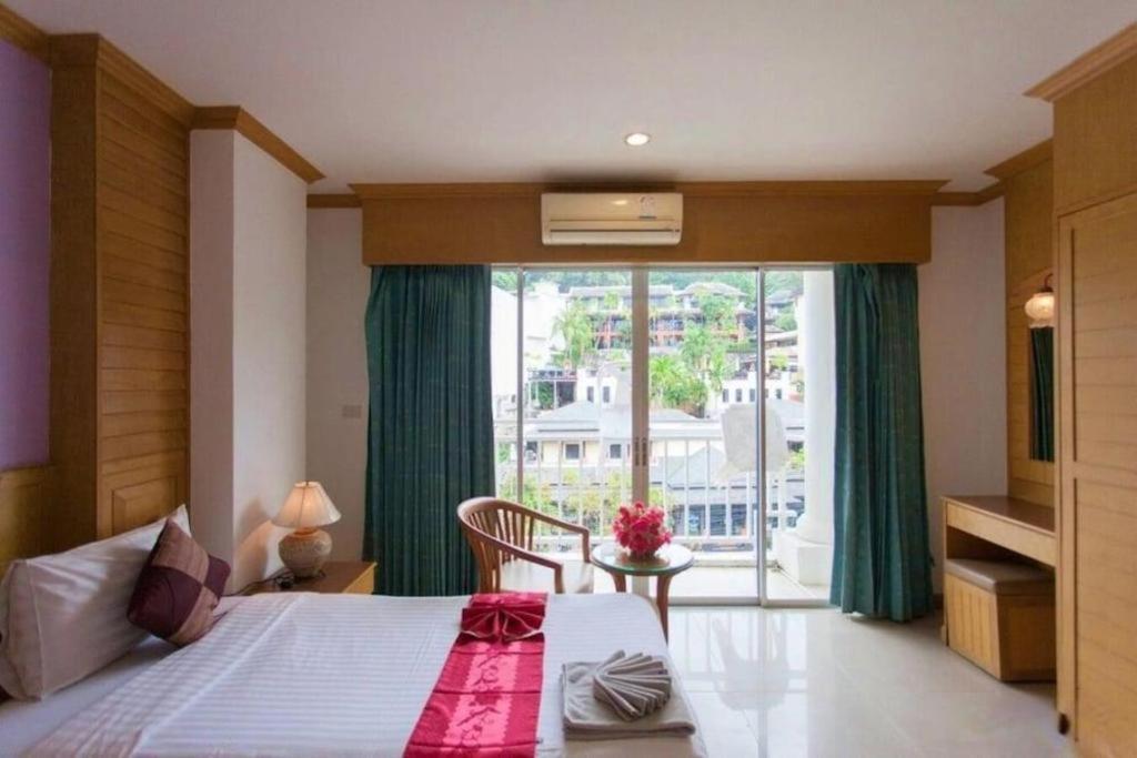 Azure Phuket Hotel Patong