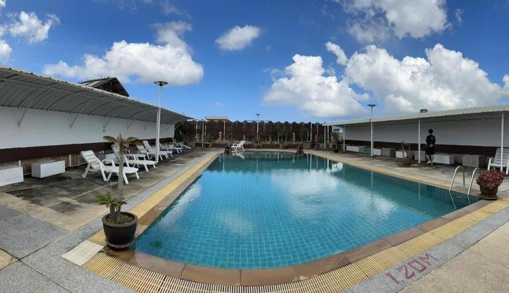 Azure Phuket 3*