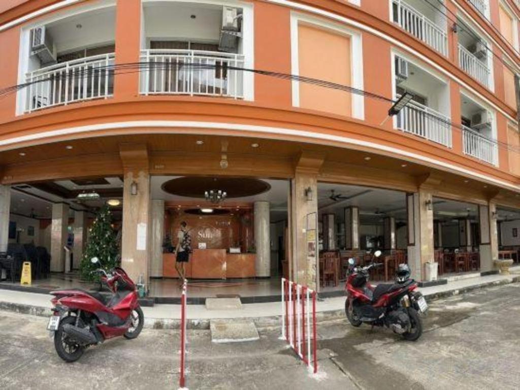Azure Phuket Hotel 3*