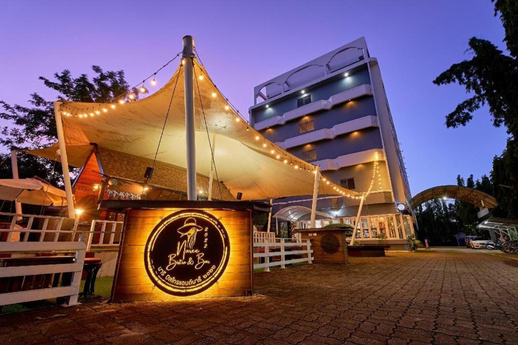 Nora Bukit Hotel 2*