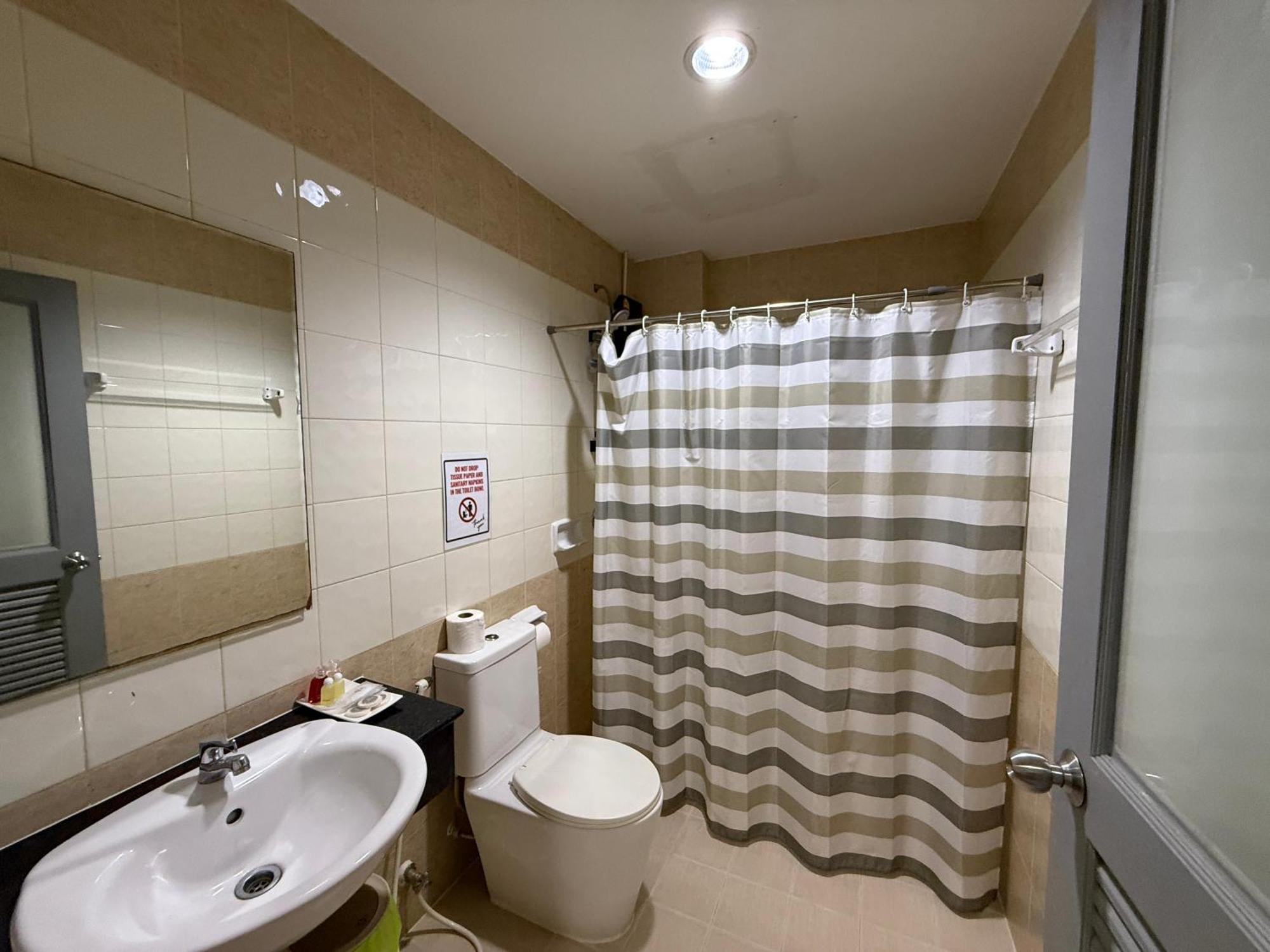 Hotel Five Loaves Beds Patong