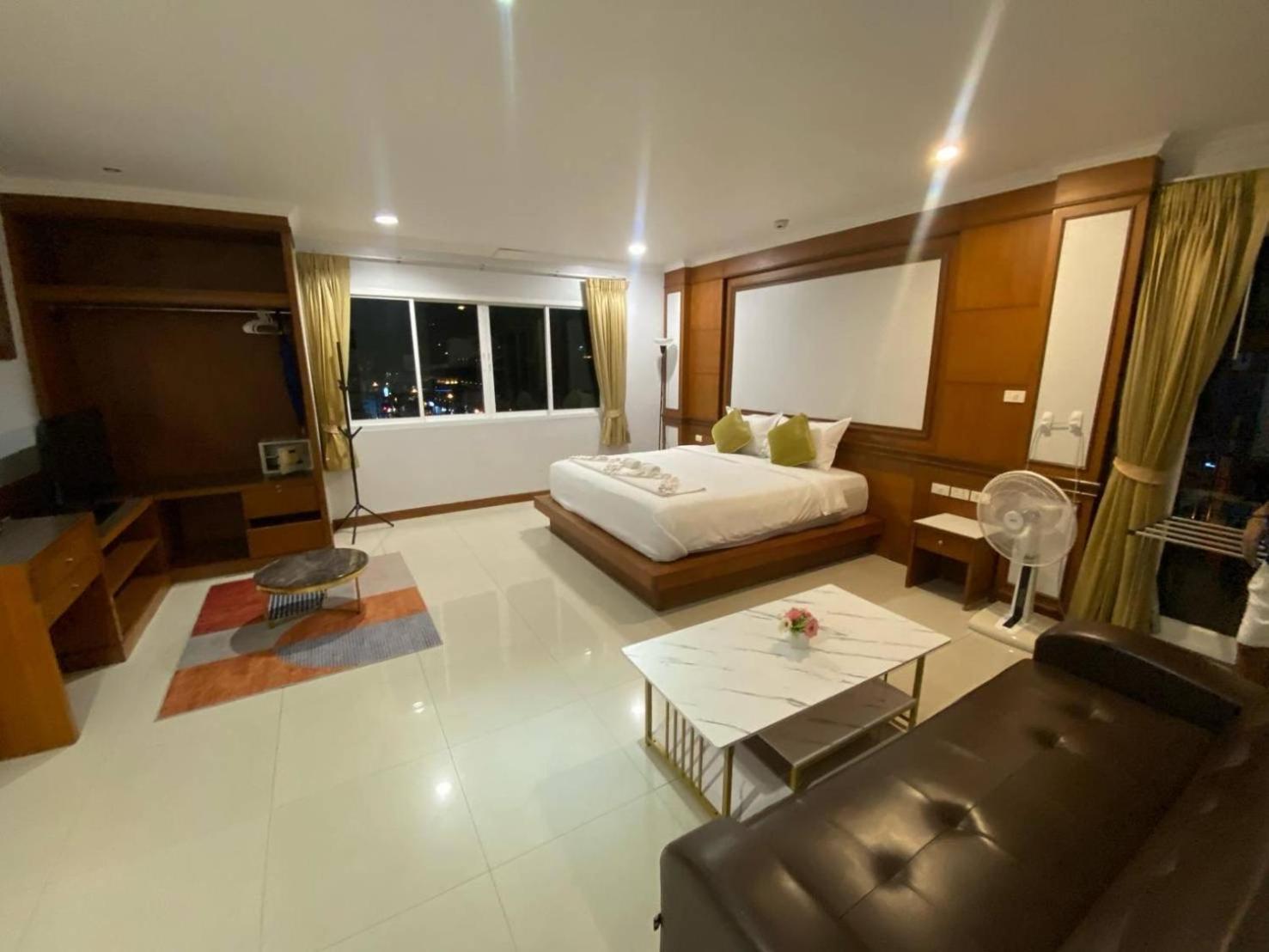 Sukcheewa Phuket Patong
