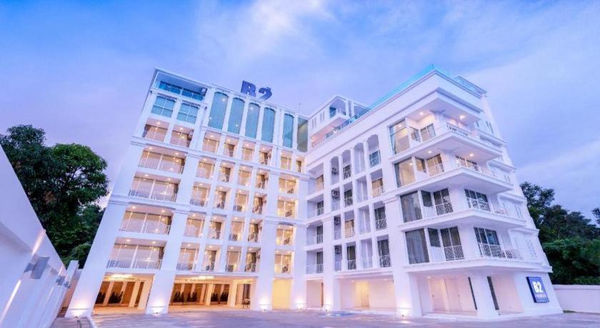 B2 Premier Hotel 4*