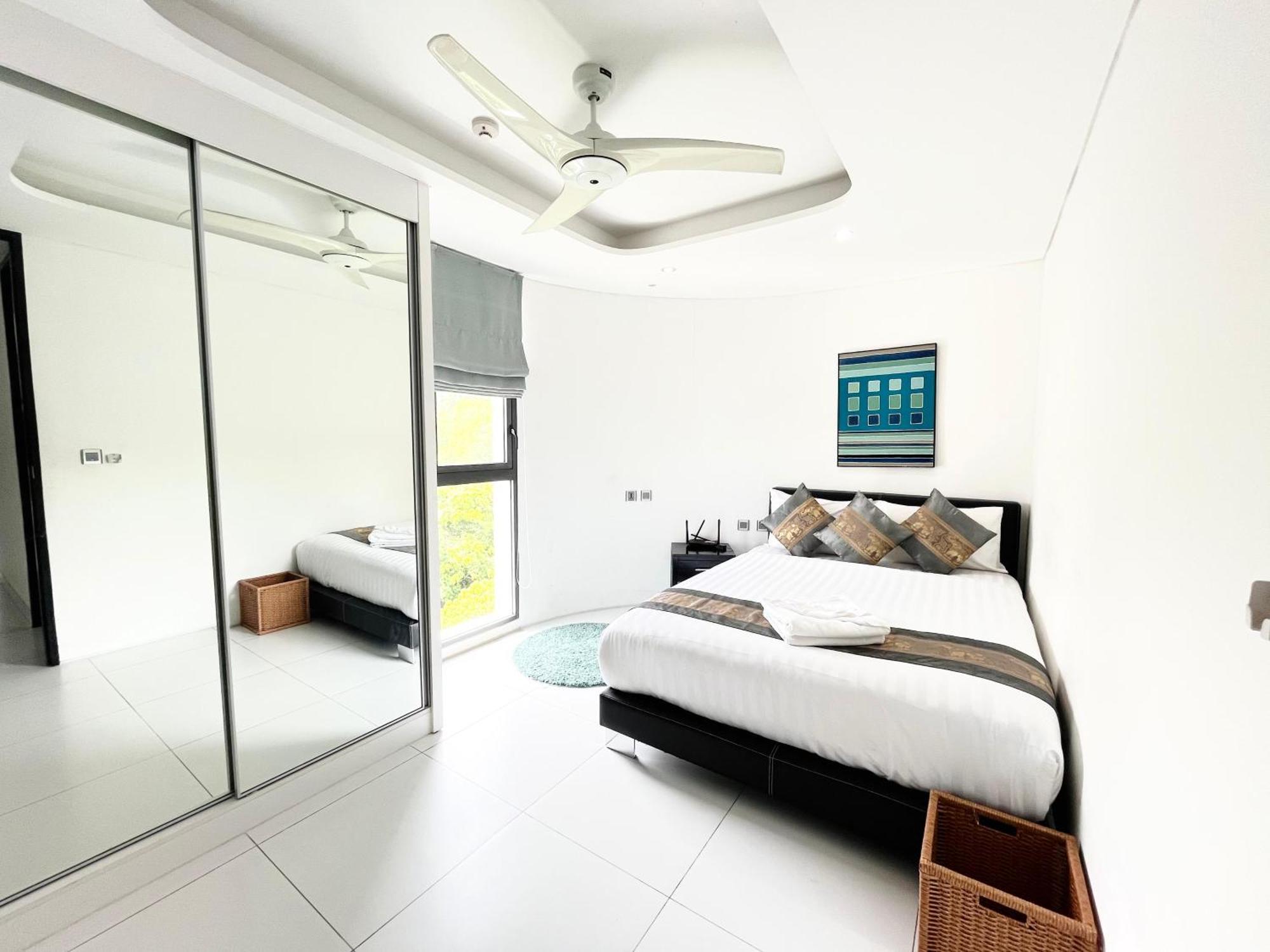 Twin Sands Penthouse * Patong