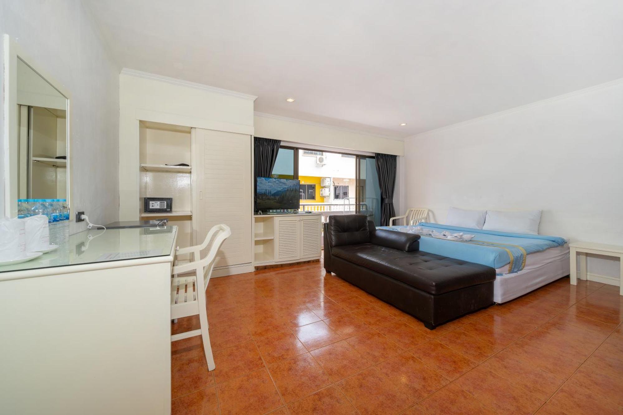 & 3* Patong