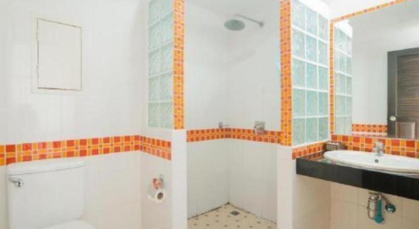 Oyo 232 Hometel Hotel Patong
