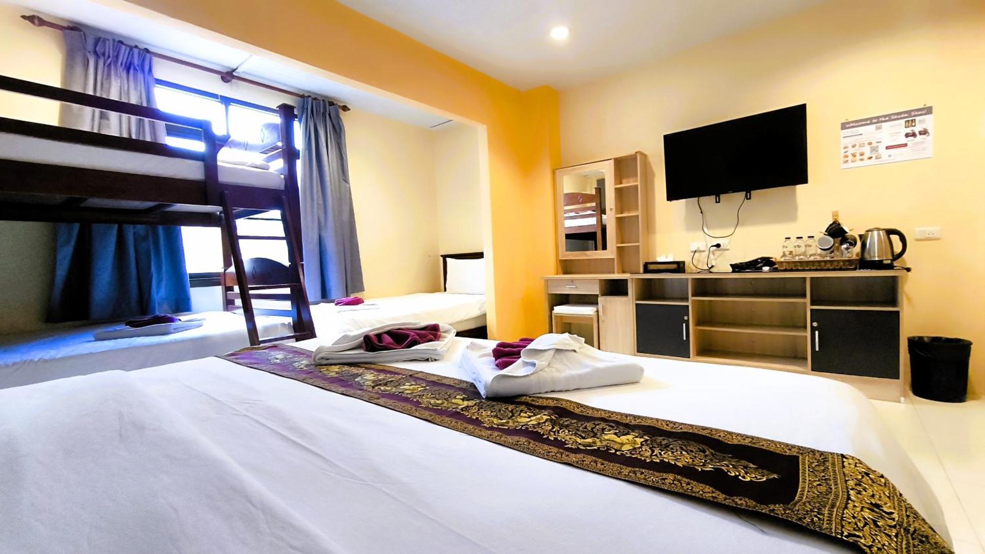 Hotel Seven Seas
