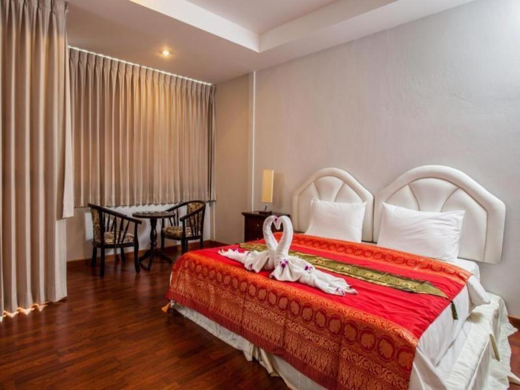 Hotel Triple Rund Place 2*