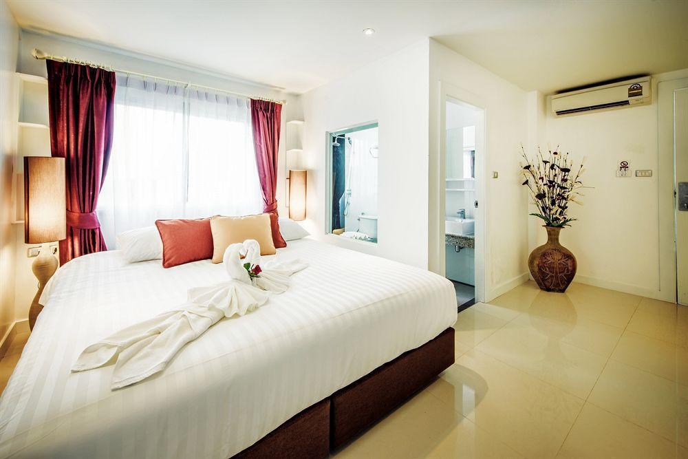 Raha Grand Hotel