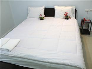 Hostel Roomquest Phuket