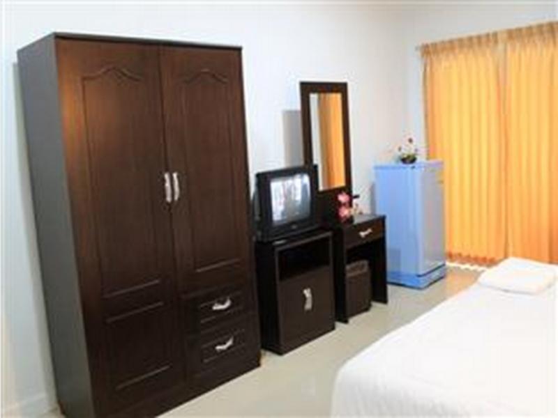 Roomquest Phuket *