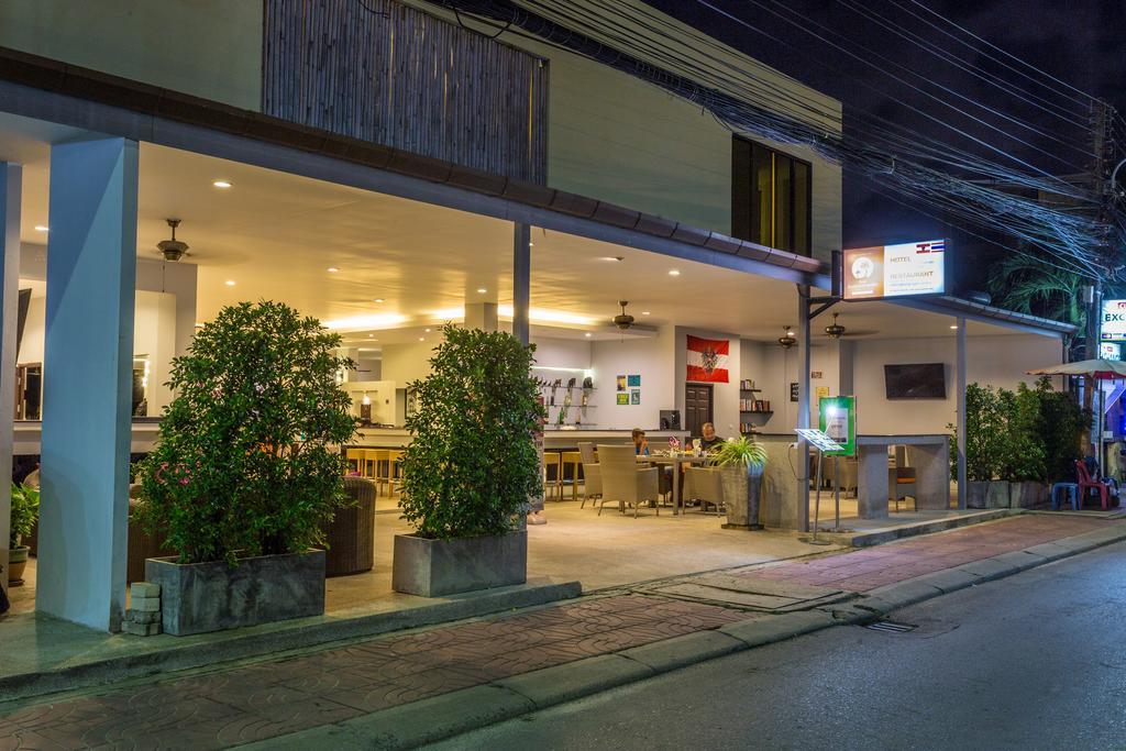 Hotel Austrian Garden & Restaurant