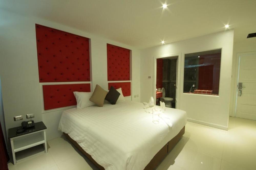Raha Grand Hotel 3*