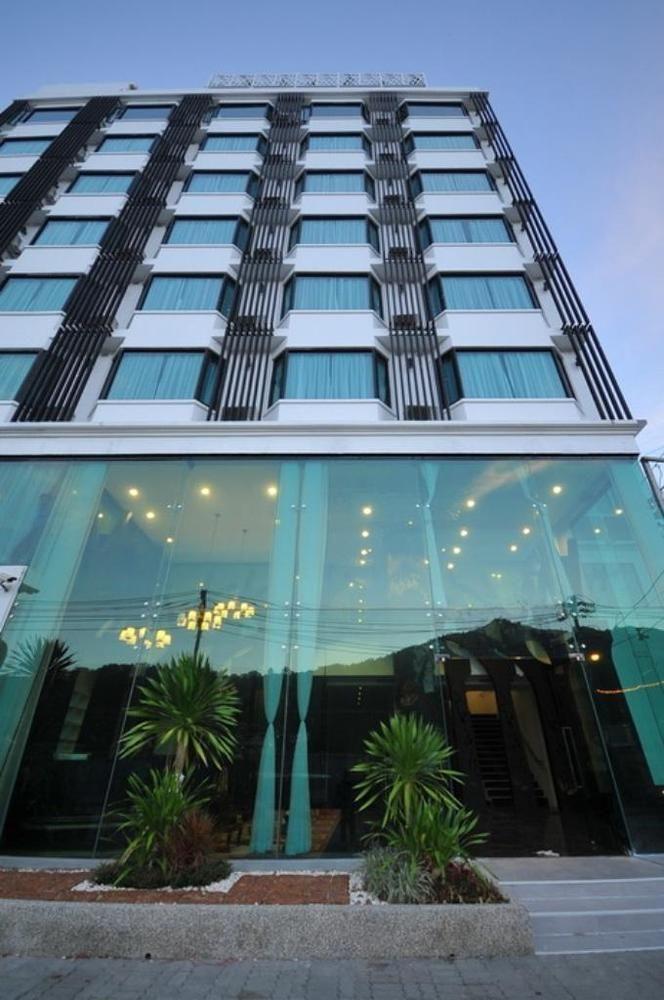 Raha Grand Hotel 3*