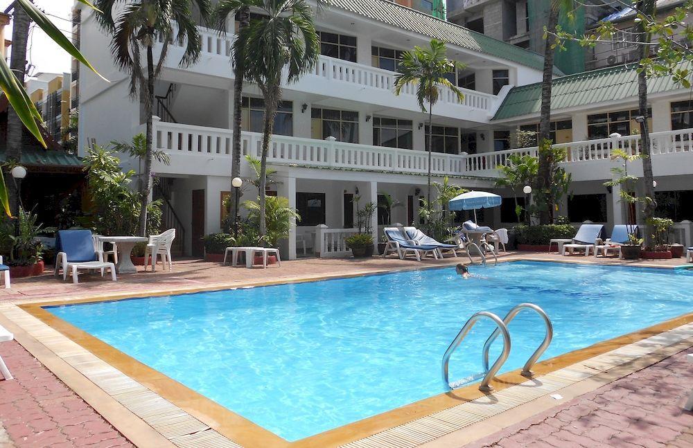 The Expat 3* Patong