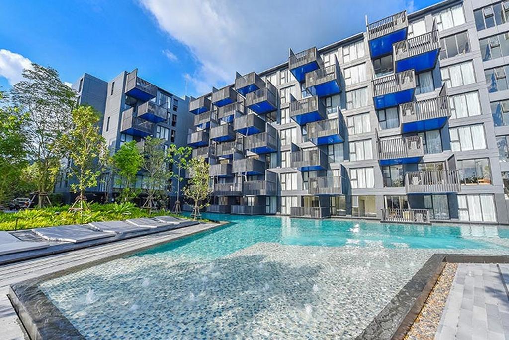 The Deck Modern Phuket Patong