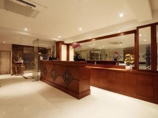 Rayaburi Hotel, Hotel
