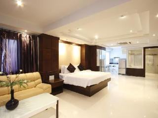 Rayaburi Hotel, Hotel Patong