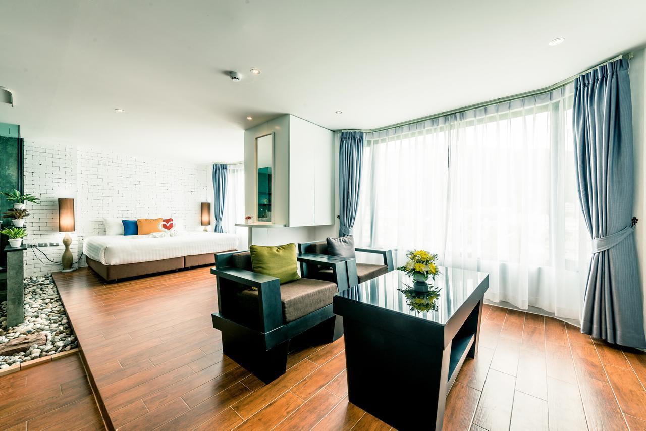 Raha Grand Hotel