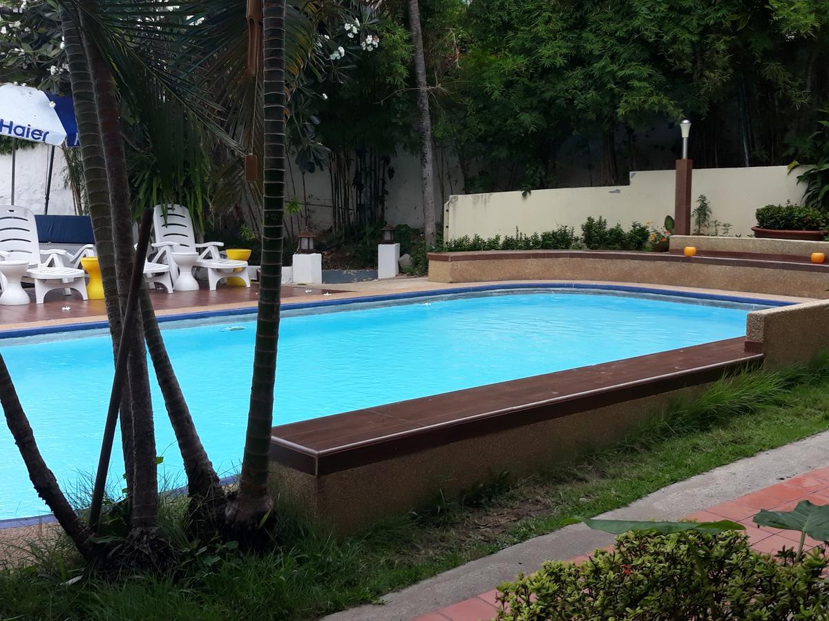 Le Tong Hotel