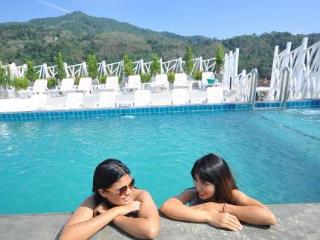 Hotel Raha Grand